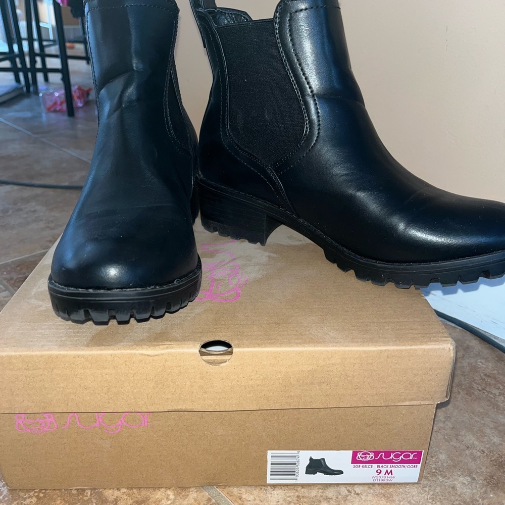 Sugar Women's Black Chelsea Ankle Boots size 9 EUC